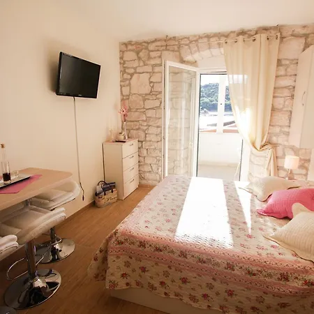 Delia * Povlja (Brac)